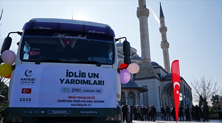 Bir TIR un Suriyeliler için İzmir den Hatay a doğru yola çıktı