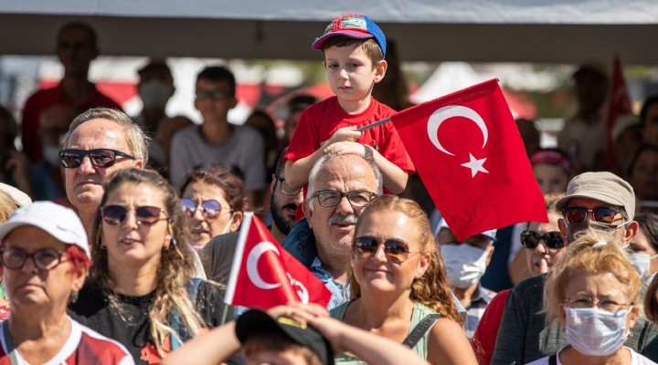 İzmir Marşı 9 Eylül şerefine yükselecek