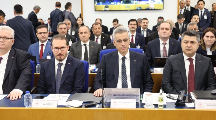 Komisyonda Sağlık Bakanı Memişoğlu na protesto!