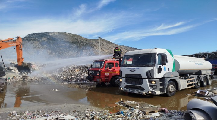 Kuşadası Belediyesi nden Söke deki yangını söndürme çalışmalarına destek