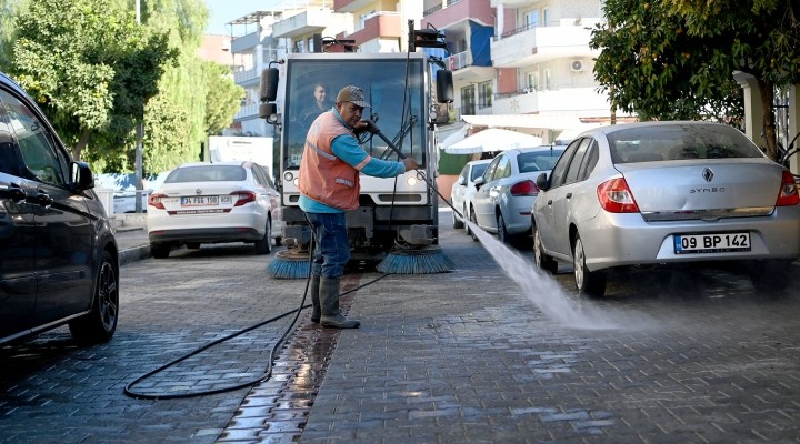 Kuşadası nda 7/24 temizlik mesaisi...