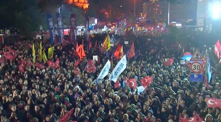 Saraçhane de İmamoğlu protestosu...