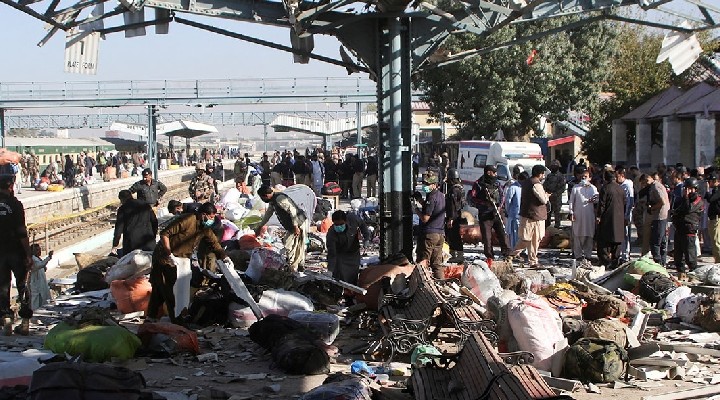 Tren istasyonuna bombalı saldırı!