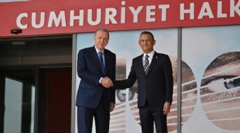 18 yıl sonra tarihi ziyaret... Erdoğan CHP Genel Merkezi'nde!
