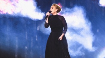 Adele, kısmen sağır kaldığını açıkladı!