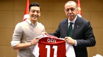 Erdoğan'dan Mesut Özil'e yeni görev