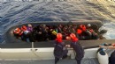 Lastik botta 33 kaçak göçmen!