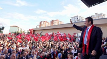 Mahkeme kararı öncesi İmamoğlu'na yoğun ilgi