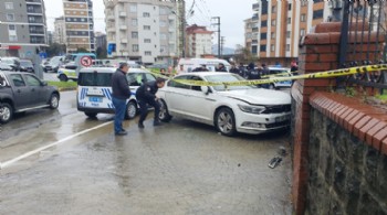 Silahla yaralanan adam hastane yolunda kaza yaptı