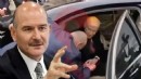 Süleyman Soylu, Devlet Bahçeli'nin elini öpmeye çalıştı!